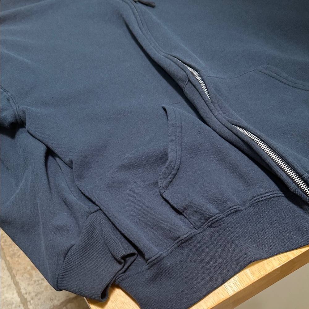 Fruit of the Loom Men's Navy Zip-Up fleece jacket. - Picture 16 of 16